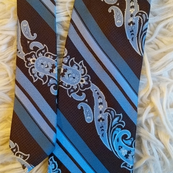 Men's tie - Picture 2 of 4